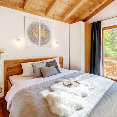 Landhaus Trinis - Kleine Kaffee Tee Theke Mit Kuehlschrank - Parkplatz Rottach-Egern Bagian luar foto