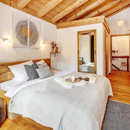 Landhaus Trinis - Kleine Kaffee Tee Theke Mit Kuehlschrank - Parkplatz Rottach-Egern Bagian luar foto
